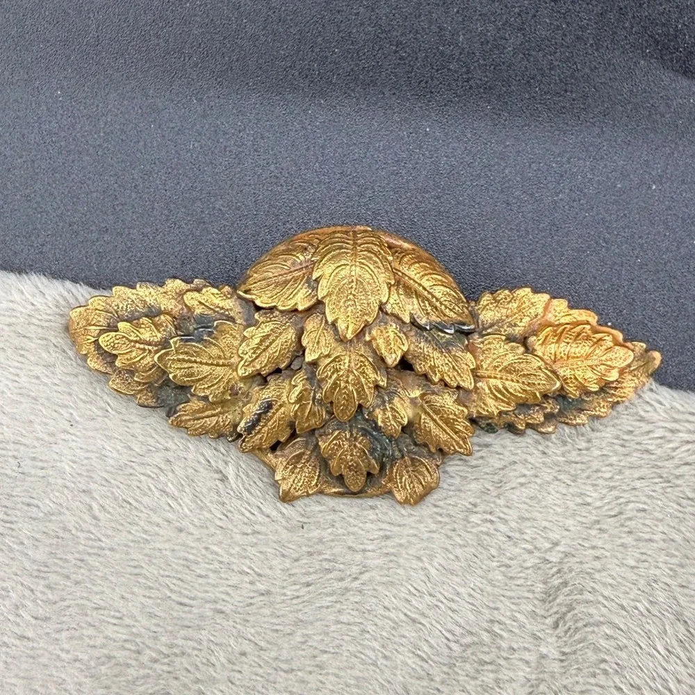 Vintage Brooch‎ Gold Tone Leaf Sash Pin